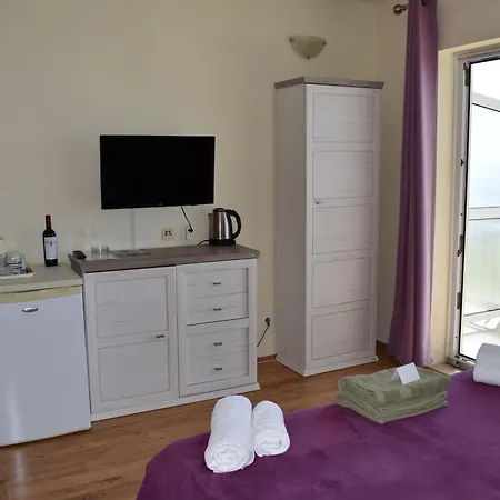 Vineyard Oaza 3* بريلا