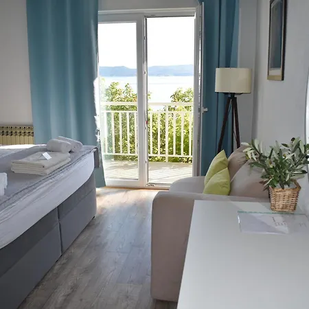 Vineyard Oaza 3* Brela